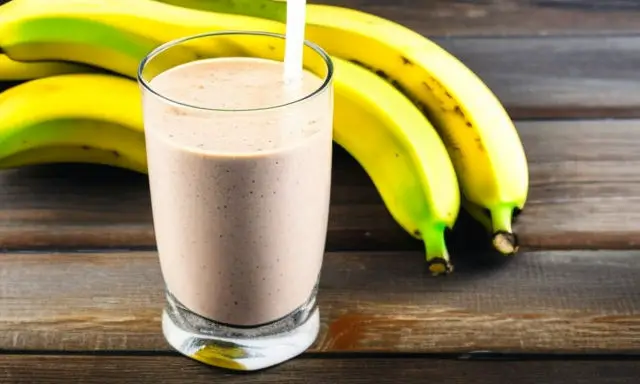 Banana and Oat Milk Smoothie